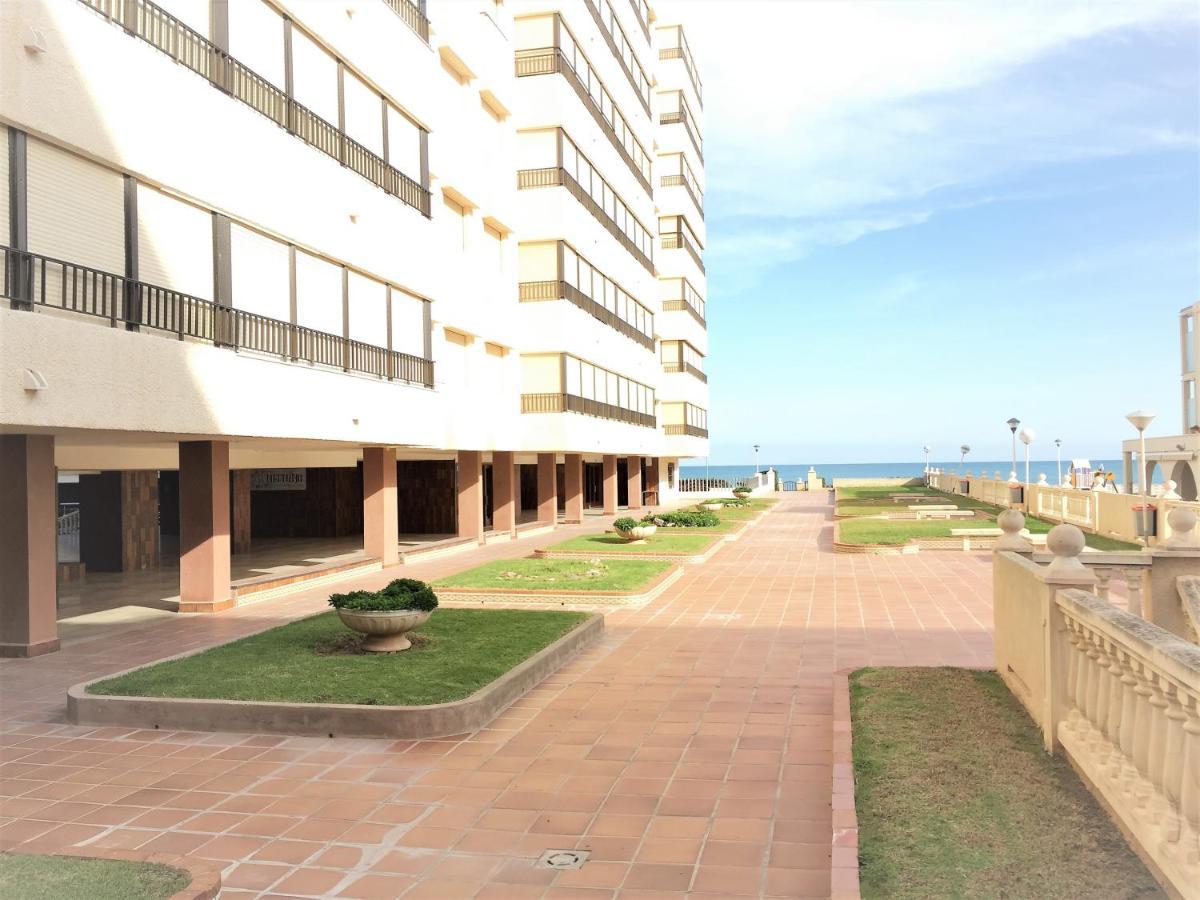 Cozy Apartment In A Beachfront Complex el el Mareny Blau Bagian luar foto